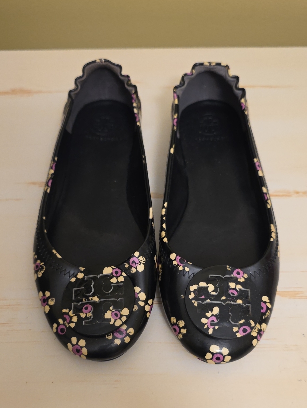 Tory Burch | Black Flats with Floral Print Sz 7